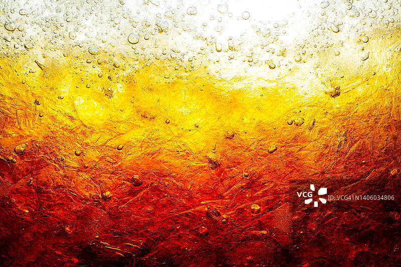 宏观可乐质感、可乐搭配冰食背景、可乐特写、设计元素。啤酒宏观泡泡，冰，泡泡，背景，冰块，抽象背景图片素材