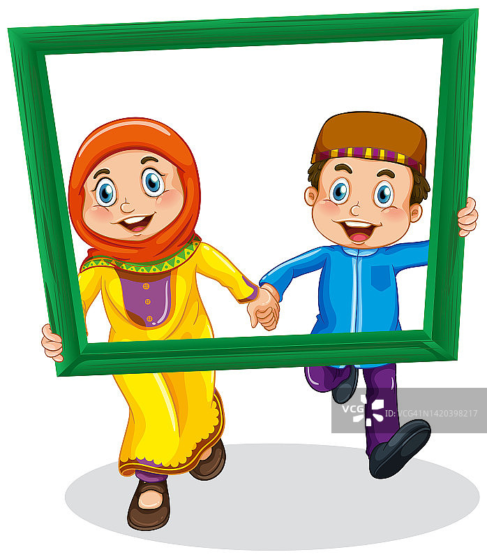 可爱的穆斯林男孩和女孩的照片在木制框架图片素材