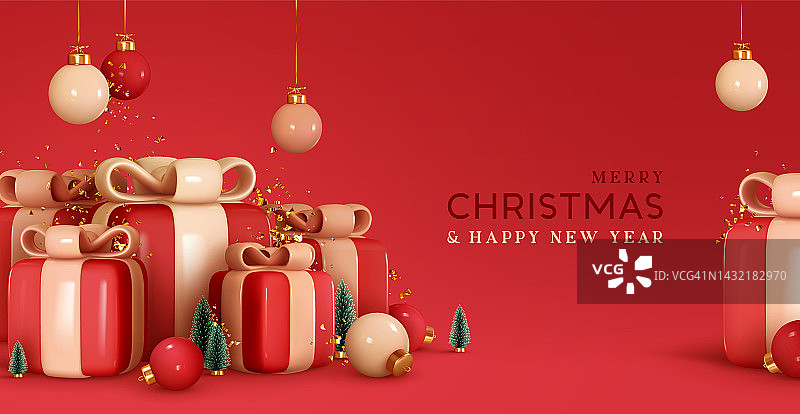 圣诞快乐和新年快乐的背景。成堆的红色礼品盒配着米色的蝴蝶结，递来装饰小球的小玩意儿，绿油油的松树。节日横幅，网络海报，贺卡。矢量图图片素材