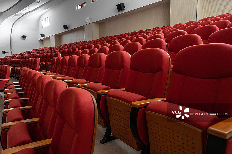 剧院里的红色座位图片素材
