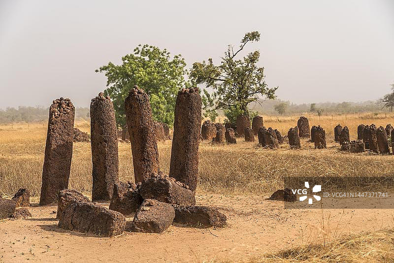 瓦苏石圈，联合国教科文组织世界遗产，位于西非冈比亚的瓦苏图片素材