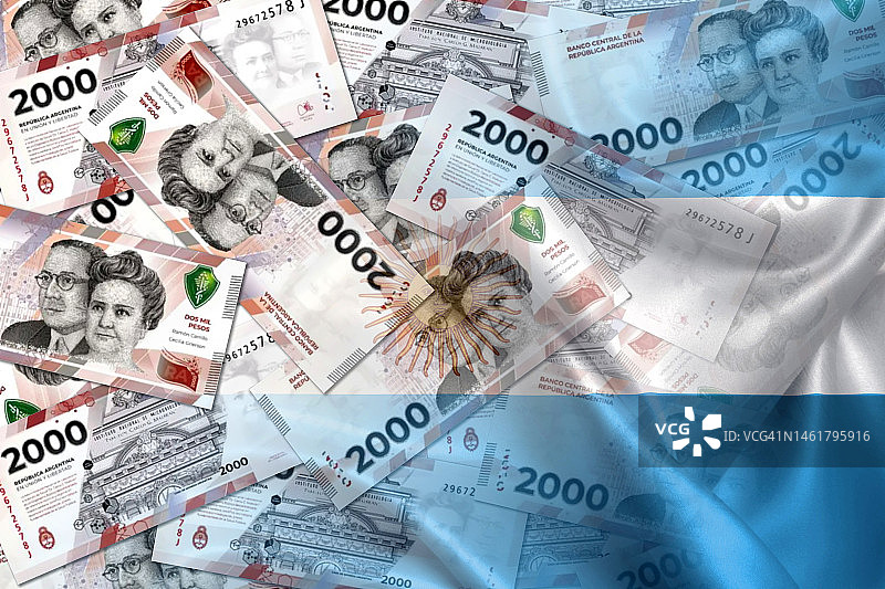 2000阿根廷比索现钞和阿根廷国旗图片素材