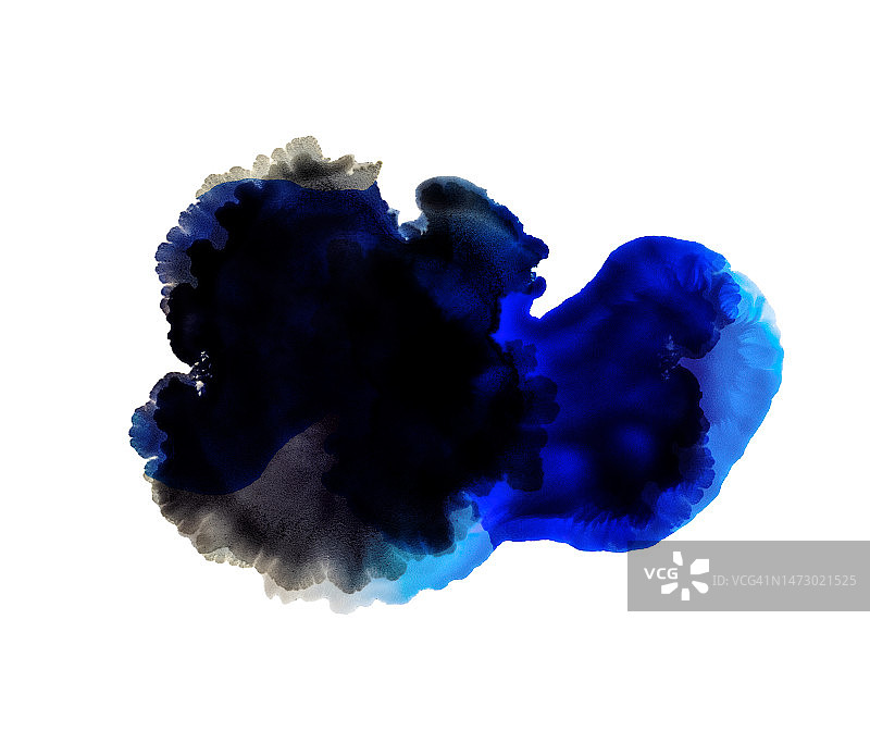 黑色和蓝色的颜料滴在白色的背景上滑动。图片素材