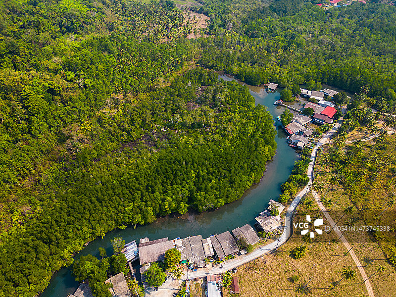 泰国traat省Ko Kut岛红树林的无人机视图图片素材