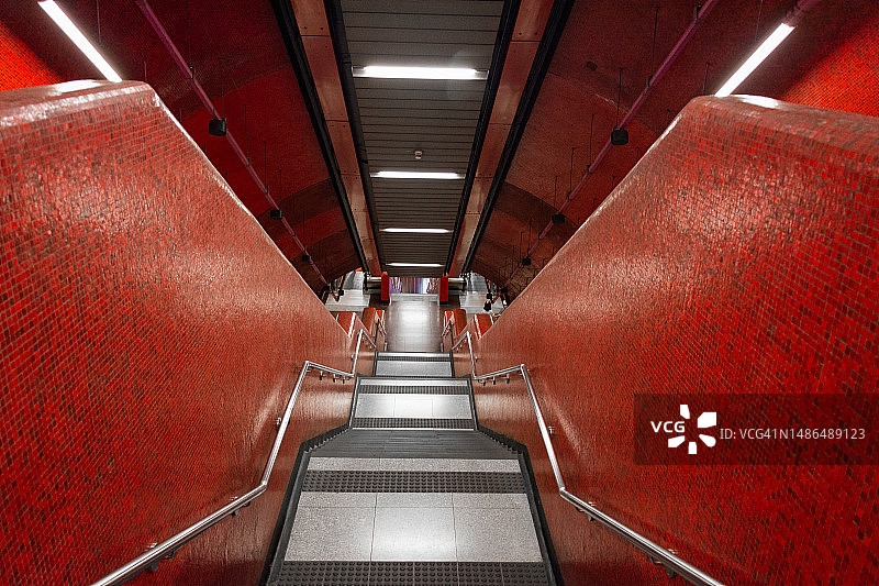 红色的香港地铁站图片素材