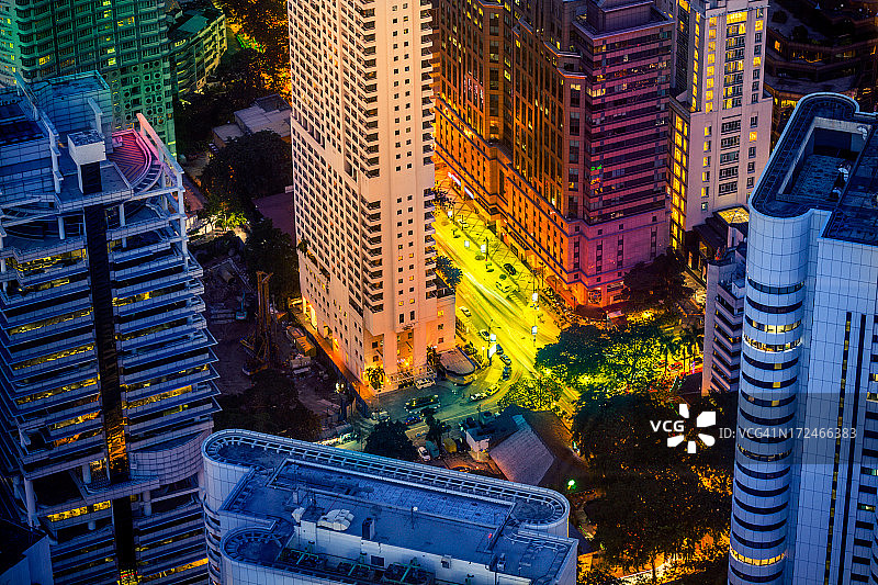 吉隆坡摩天大楼，夜晚的城市景观，马来西亚图片素材