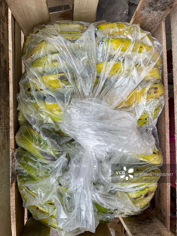 塑料包裹的香蕉图片素材