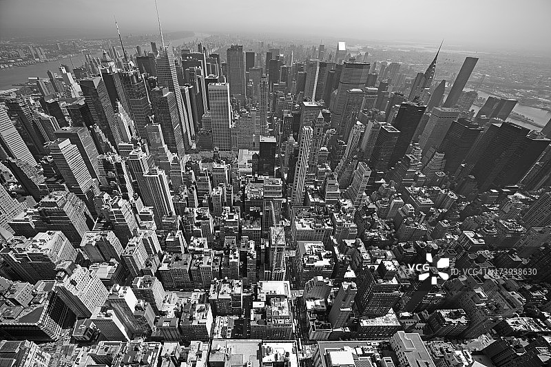一幅黑白的曼哈顿城市鸟瞰图图片素材
