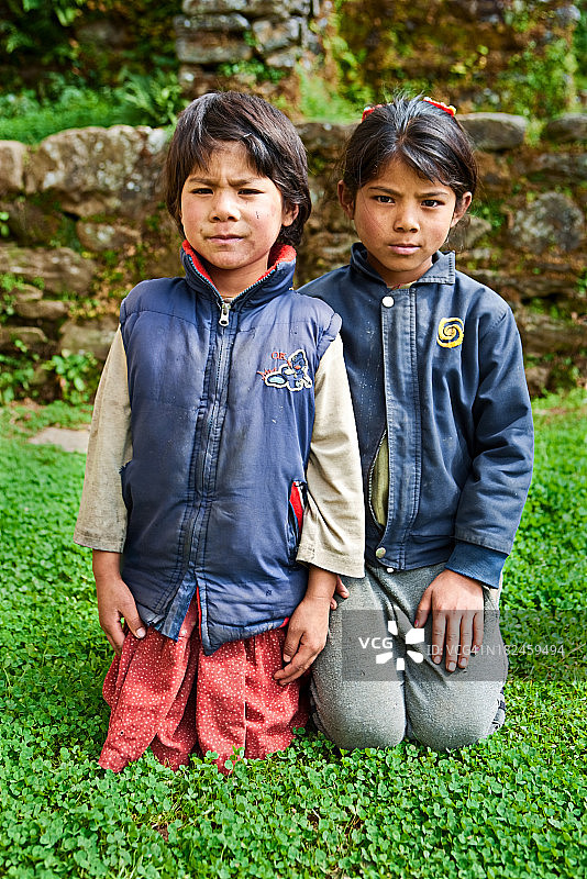 尼泊尔儿童在萨加玛塔国家公园图片素材