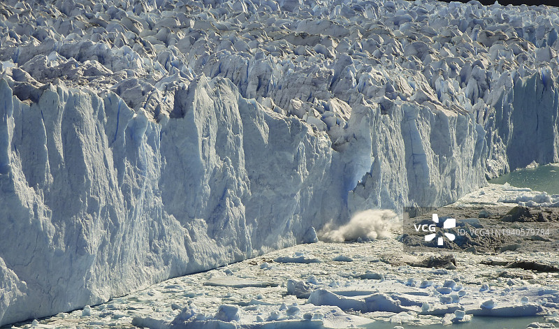 全景冰冻景观，佩里托莫雷诺冰川，圣克鲁斯省，阿根廷图片素材
