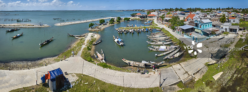 越南顺化泻湖的渔港图片素材