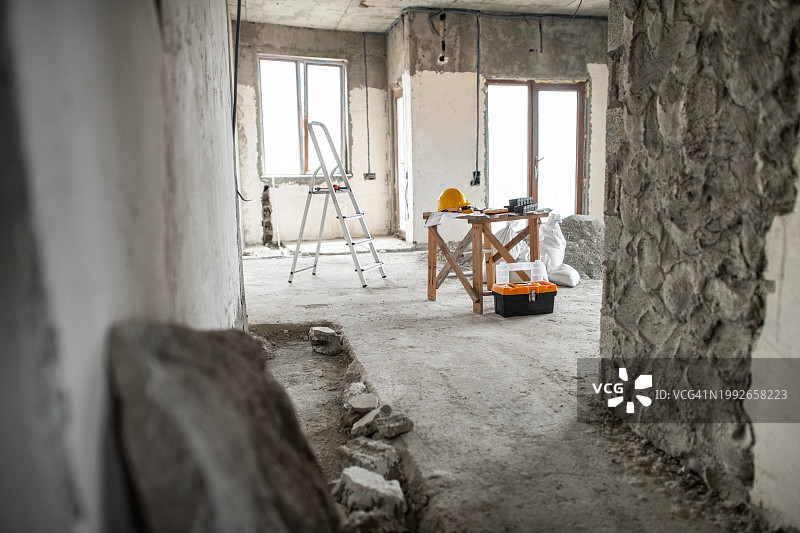 房屋或公寓的室内装修和维修工作在最开始。建筑工地。图片素材
