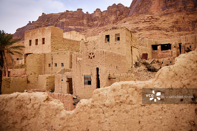沙特阿拉伯Al-Ula老城区的泥砖房屋图片素材