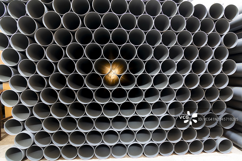 灰色PVC管，塑料管一排排堆放图片素材