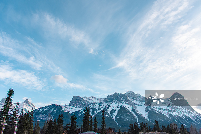 加拿大落基山脉的景色图片素材