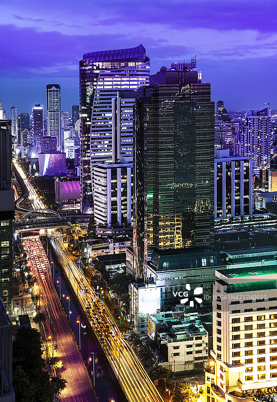 现代城市的交通，沙顿路，曼谷的CBD，泰国。图片素材