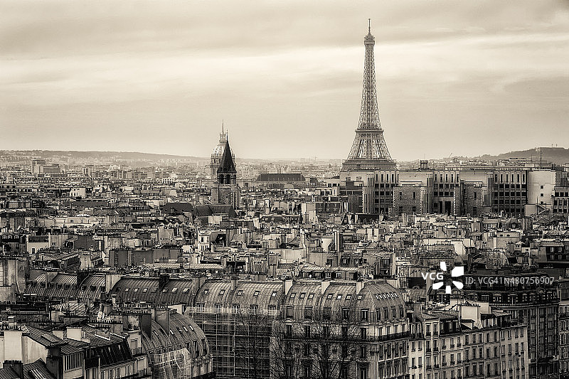 从埃菲尔铁塔俯瞰巴黎。法国图片素材