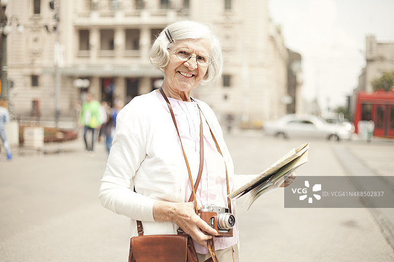 老年女性旅游图片素材