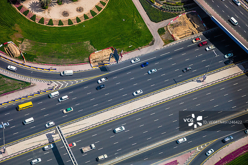 环绕迪拜地区的高速公路和高速公路图片素材