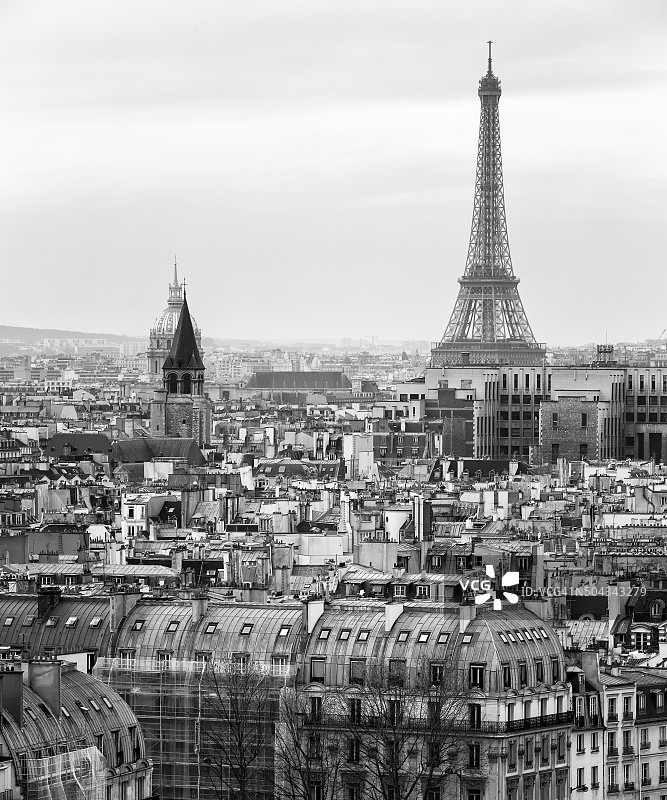 从埃菲尔铁塔俯瞰巴黎。法国图片素材
