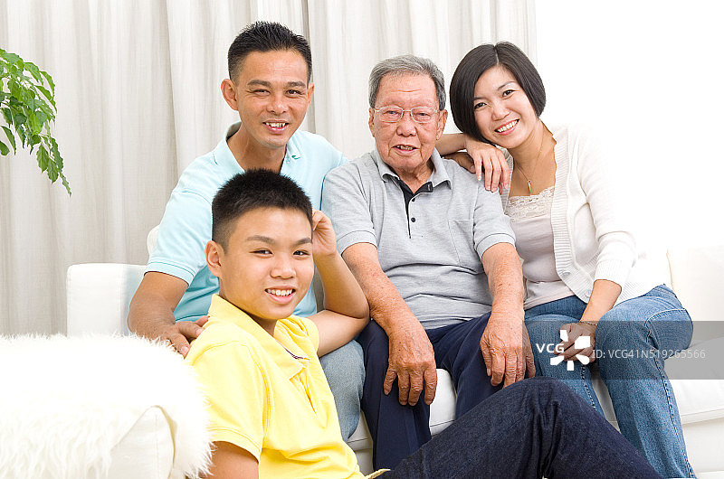 亚洲三代家庭图片素材