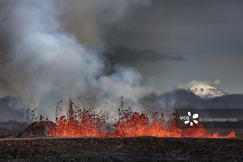 冰岛Bardarbunga火山附近Holuhraun裂缝的火山喷发图片素材