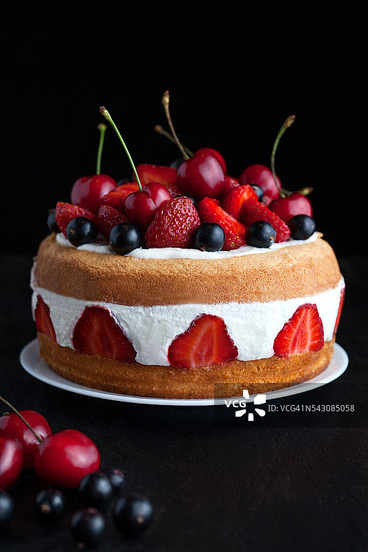 草莓蛋糕是传统的自制美食甜点图片素材