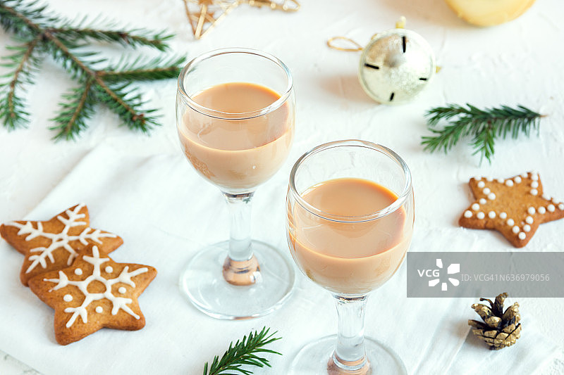 圣诞爱尔兰奶油咖啡利口酒图片素材