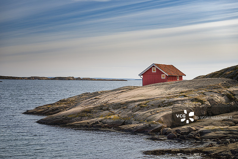 瑞典西海岸的孤独小屋图片素材