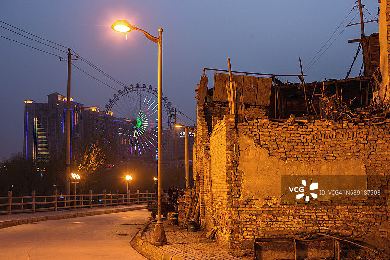 中国喀什的新老城市图片素材