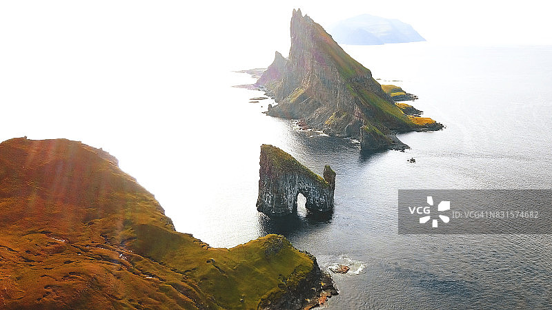 在法罗群岛的dranganir岩石鸟瞰图图片素材