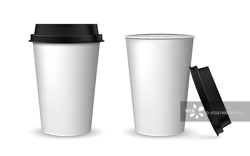 空白现实咖啡杯模型。现实的纸咖啡杯套装。纸杯孤立在白色。图片素材