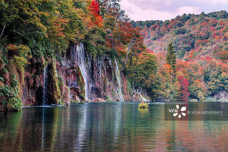 Plitvice湖的秋景图片素材