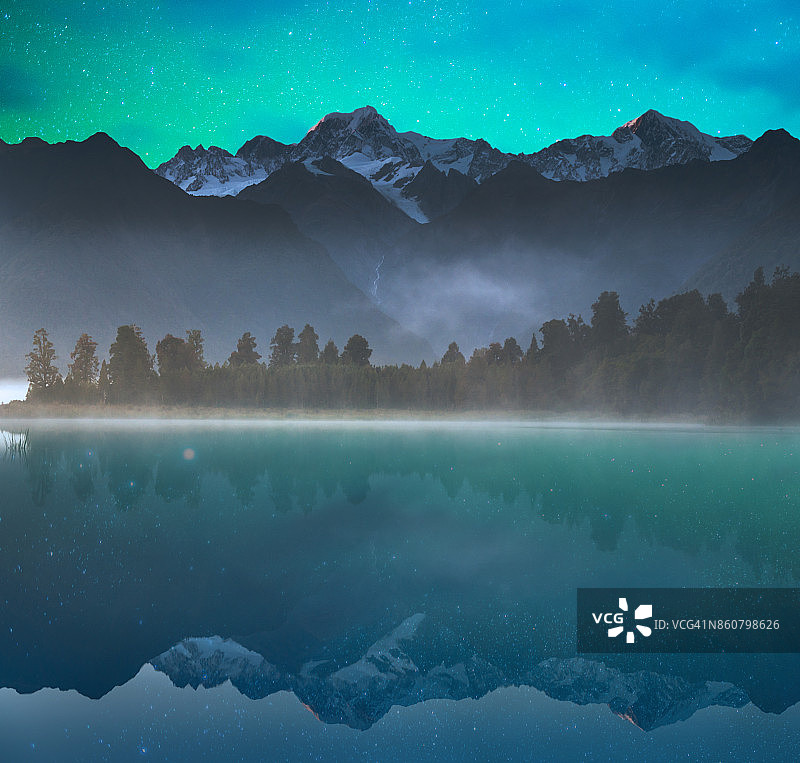 有银河的新西兰库克山和马锡森湖图片素材