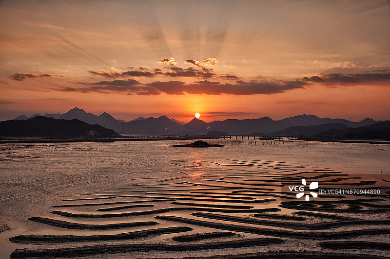 日落的泥滩，霞浦，中国，福建图片素材