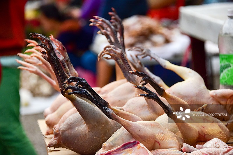 老挝出售的新鲜鸡肉图片素材