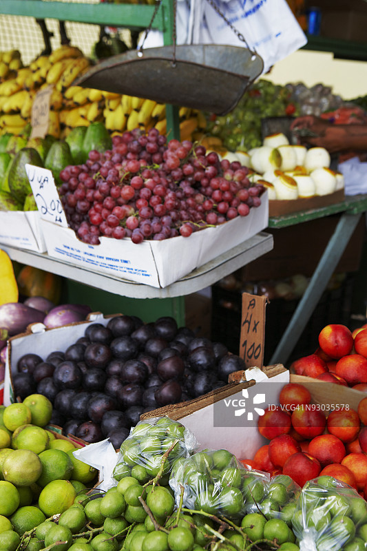 市场摊位上的水果特写图片素材