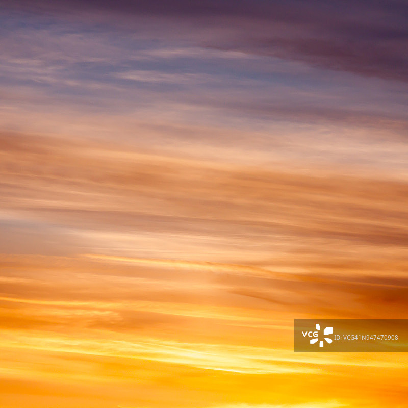 明亮的色彩，日落天空为背景图片素材