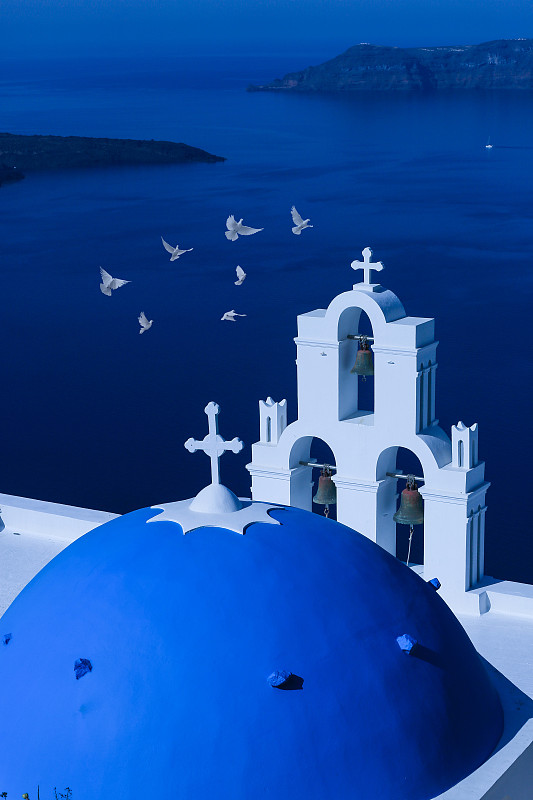 希腊圣托里尼蓝顶教堂图片素材