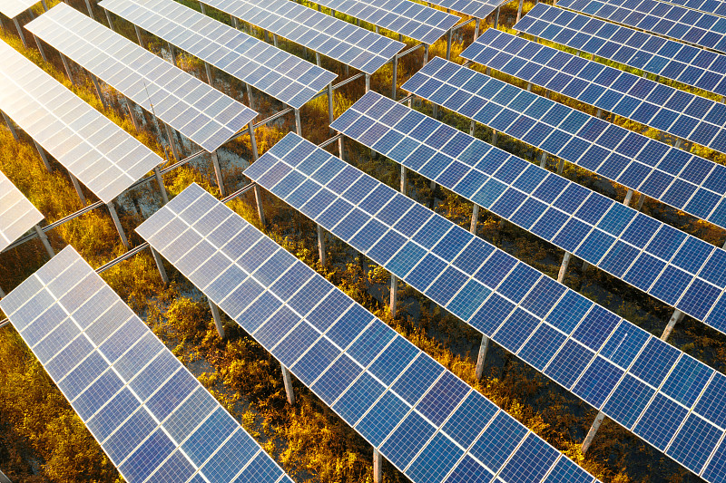 可替代能源的太阳能电池站图片素材