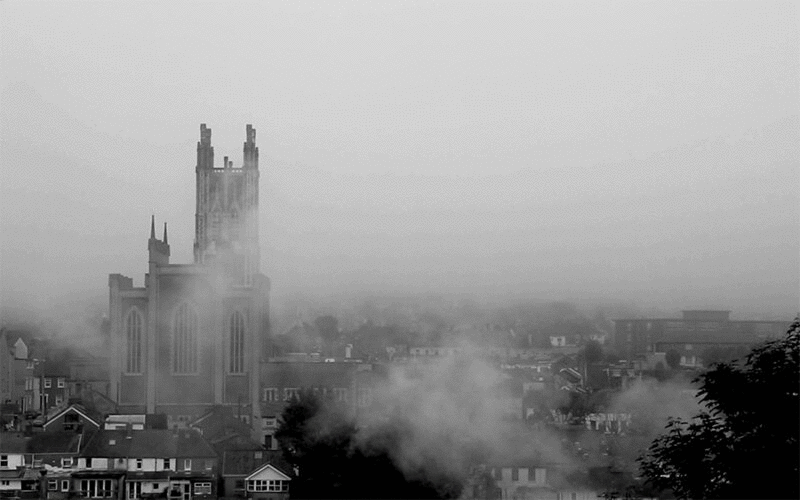 多雾的城市景观，科克，爱尔兰图片下载