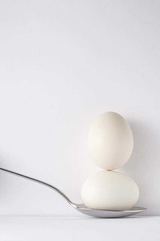 美食鸡蛋静物创意平衡摄影图片素材
