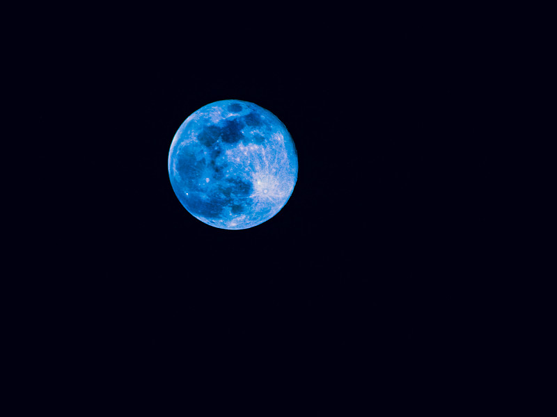 Blue Moon图片素材
