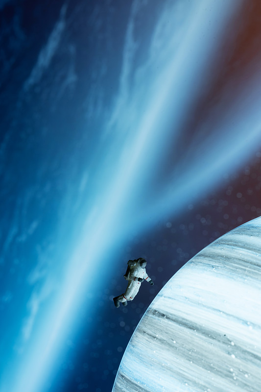 宇航员遨游外太空图片下载