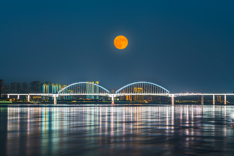 月升宜万铁路宜昌长江大桥图片下载