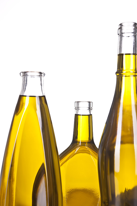 三瓶橄榄油设计图片下载