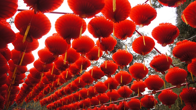 庙会上的中国红灯笼图片下载