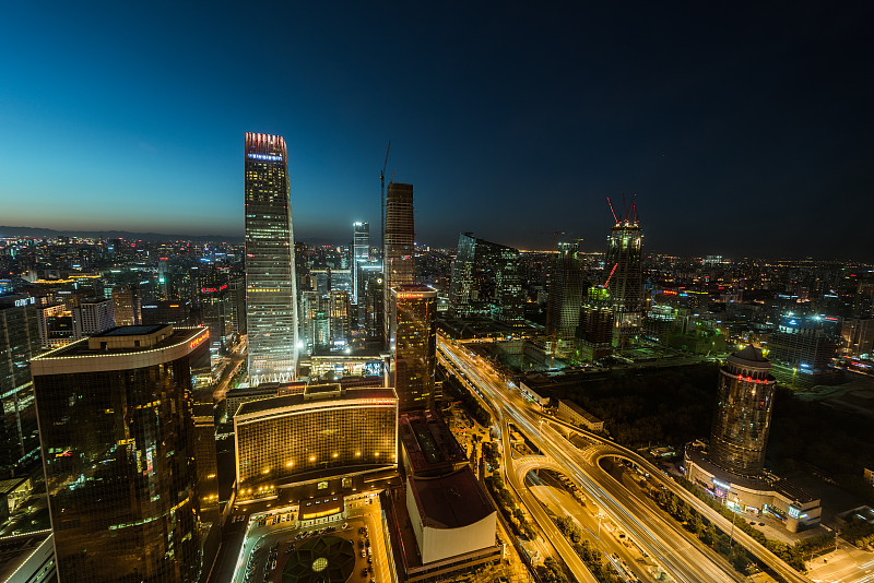高角度的北京天际线在晚上图片下载