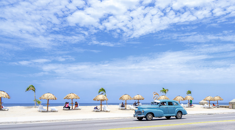 哈瓦那老城的海滩图片下载