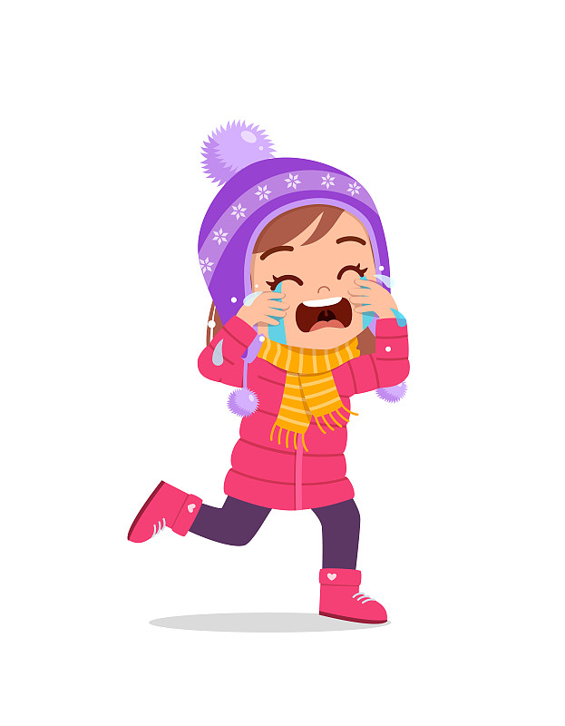 sad cute little kid cry and wear jacket in winter season. child scream crying wearing warm clothes图片下载
